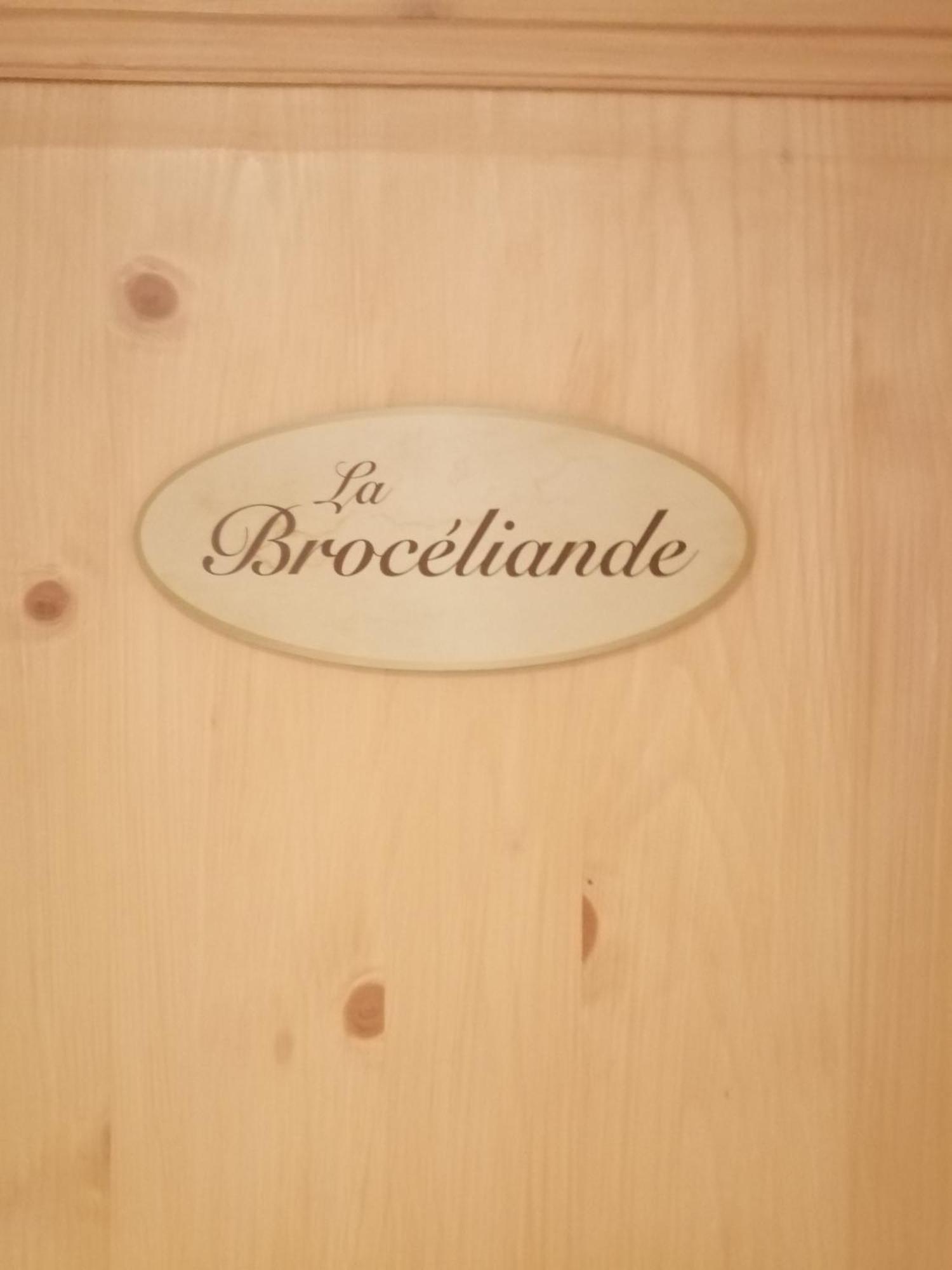 Le Douetaux Chambres D'Hotes La Baussaine Oda fotoğraf